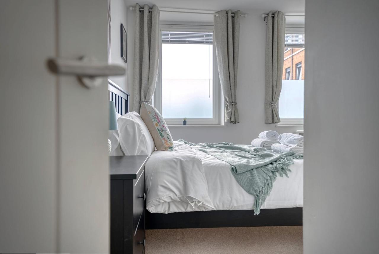 The Post House Two By Fortuna Property Gloucester Exteriör bild